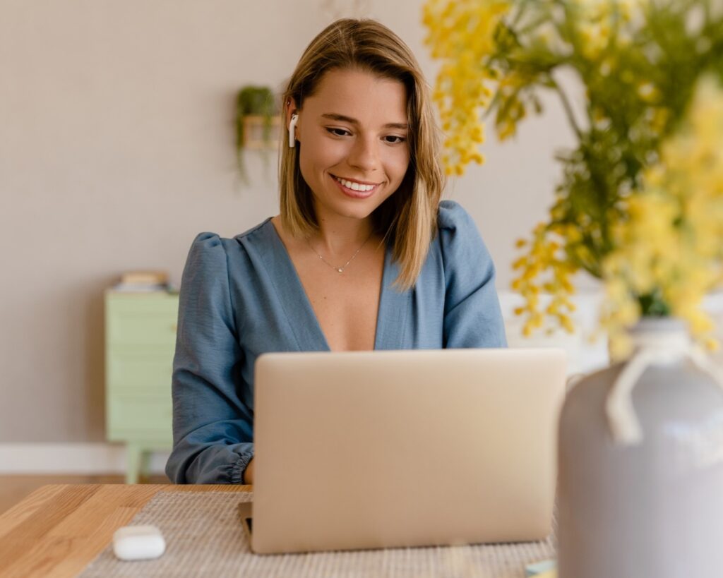 woman on computer virtual iop crop,
